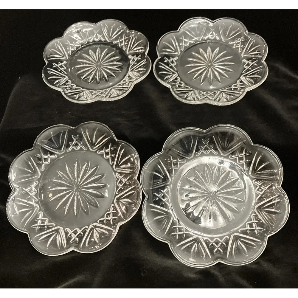 VTG Clear Pressed Glass Starburst Star Scalloped Edges Saucer Plates 5” Set of 4